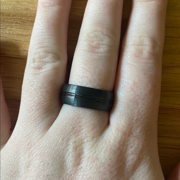 NIB Mens Ring 9-9.5 - Picture 2 of 5